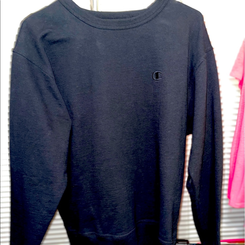 Men’s Medium Champion sweatshirt. Black